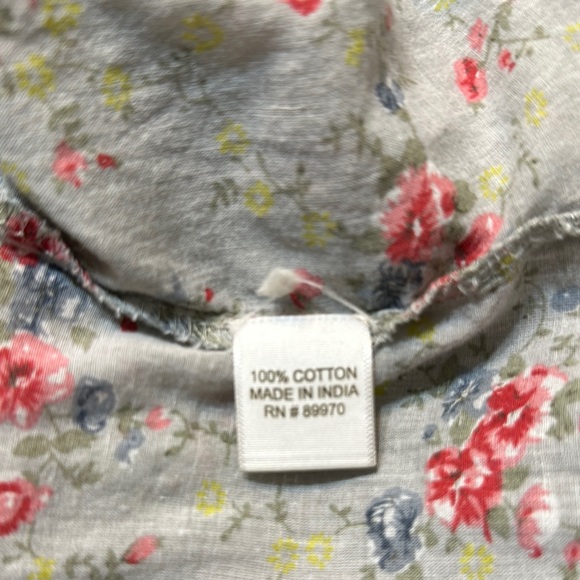 Eden & Olivia- Light Gray V-Neck Cuffed Sleeve Blouse EUC - Picture 7 of 7